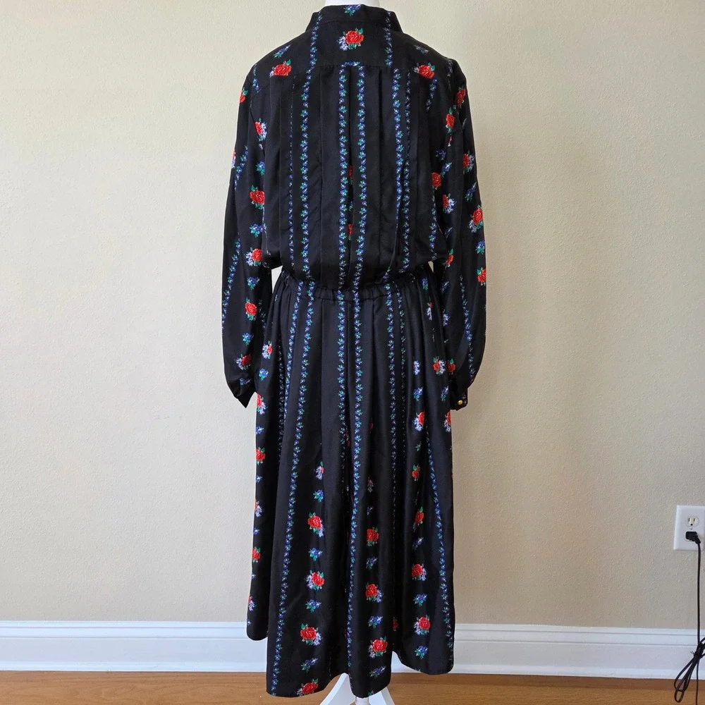EUC Tory Burch Black 100% Silk Floral Rose Stripe Pleated Midi Dress Size 14 - Picture 5 of 7
